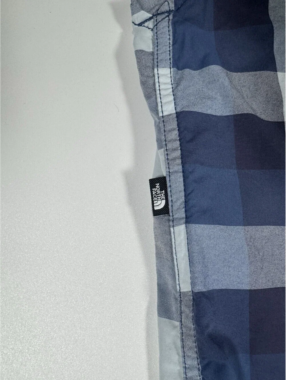 The North Face Plaid Short Sleeve Button Up Shirt Men’s Large Blue Gray